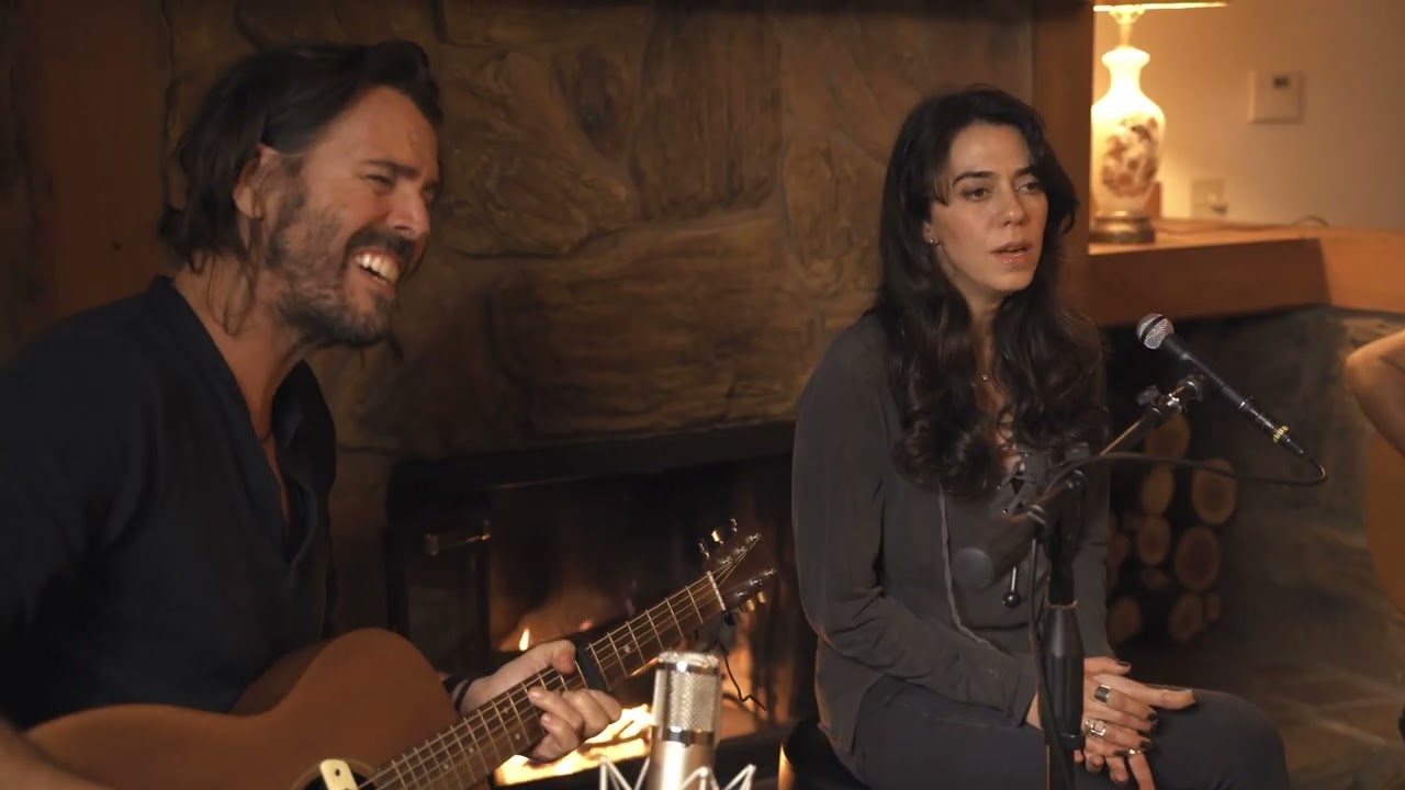 Sleduj Peter Bradley Adams, Haroula Rose and Cy Winstanley perform “Rachel’s Song” from ONCE UPON A RIVER na YouTube Sleduj Peter Bradley Adams, Haroula Rose and Cy Winstanley perform “Rachel’s Song” from ONCE UPON A RIVER na YouTube