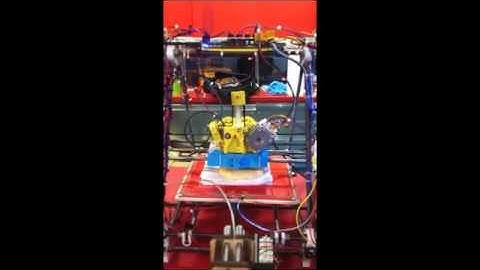 Extruding frosting using the Universal Paste Extruder (2)