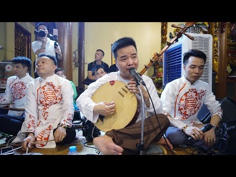 Video Nghệ nhân Văn Chung lừng danh, Hoài Thanh hát văn; Á... - youtube
