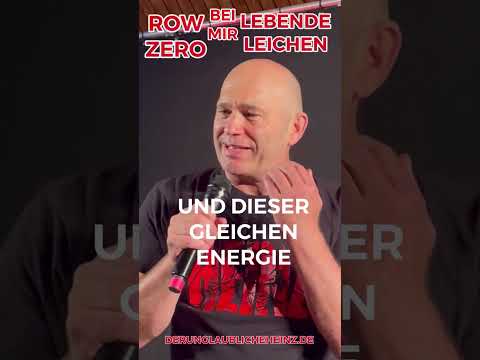 Row Zero bei mir LEBENDE LEICHEN. Comedy Zuschauer.
