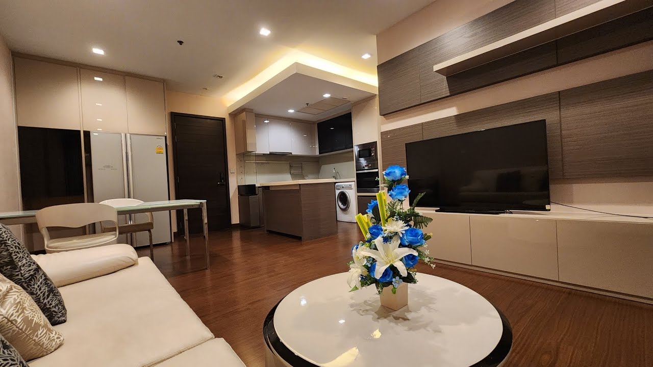 Ivy Ampio | Two bedrooms for rent, large site, beautiful decoration, corner room The view behind is very quiet. The bedroom sees the view of Ratchada Road, beautiful, cool, already rich. video