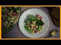 Приготовили овощной САЛАТ с КОЛБАСНЫМ сыром.