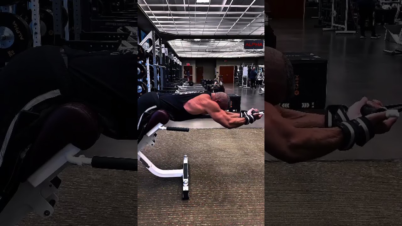 Try this amazing technique to isolate your lats for maximum growth. You won’t be sorry