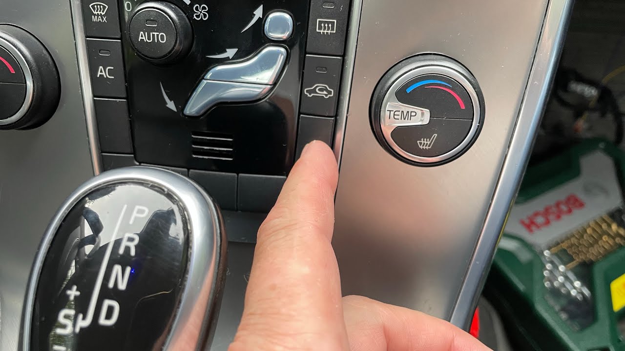 Volvo V70/S80 use of blind buttons