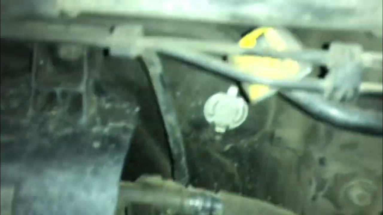 Folks 2002 Saturn view fuel filter replacement - YouTube