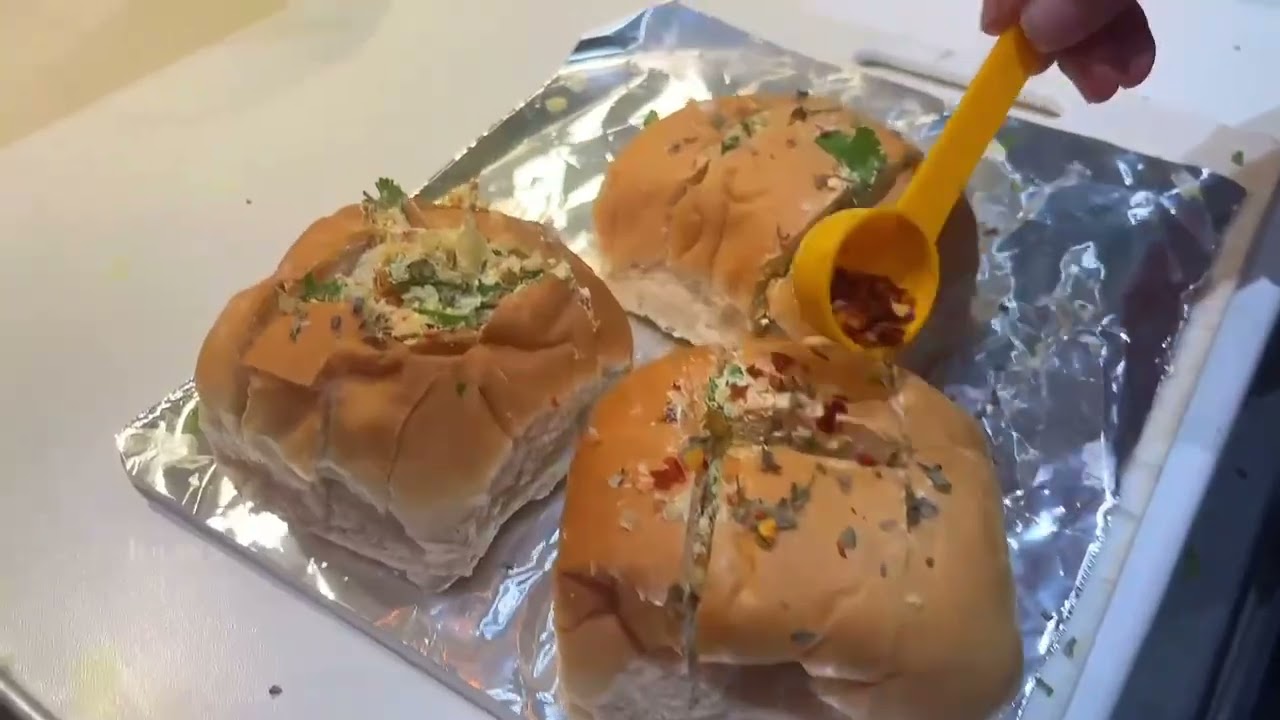 Spicy chilly garlic Bun