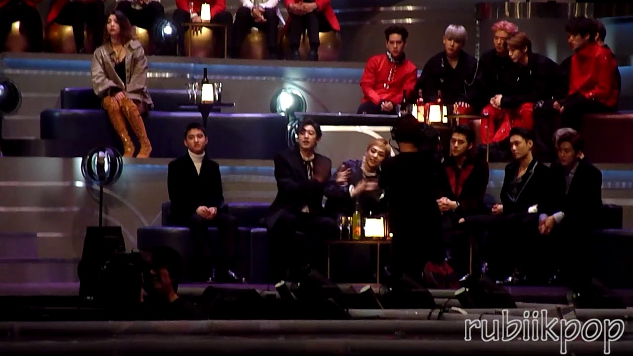 [REACTION FANCAM] 161202 MAMA - EXO REACTS TO DREAM - Baekhyun and Suzy 엑소 백현 수지