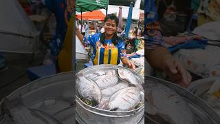 Thailand's delicious and fresh steamed fish//Thai street food