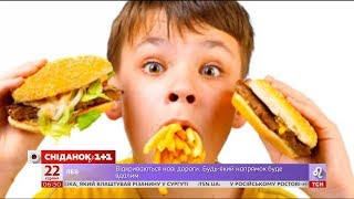 У Великій Британії зменшаться порції їжі з фастфудів У Великій Британії зменшаться порції їжі з фастфудів