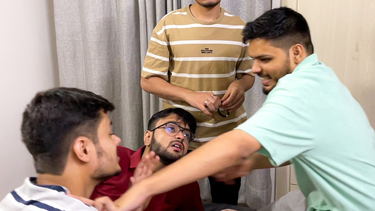 AADA PAADA KON PAADA