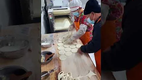 Making 2000 flatbreads in one day