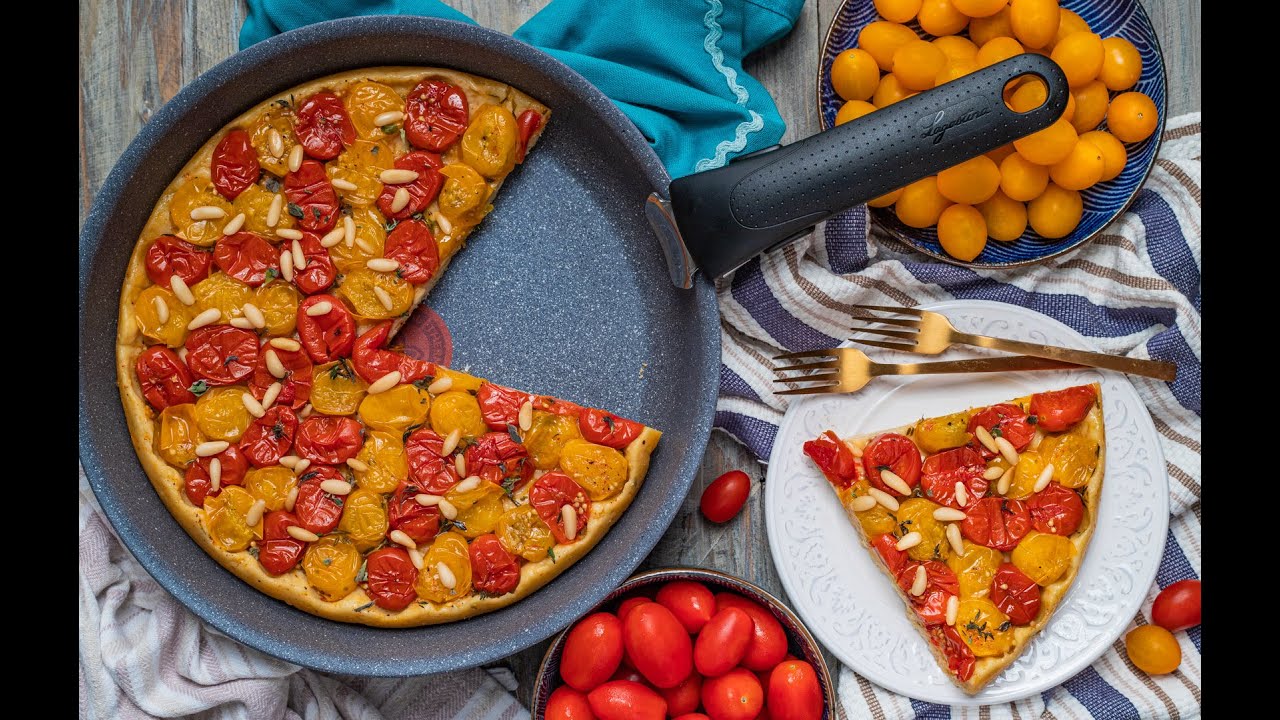 Tarte Tatin salata con pomodorini