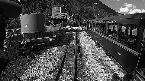 GLrr Locomotive 40 Black & White Video.