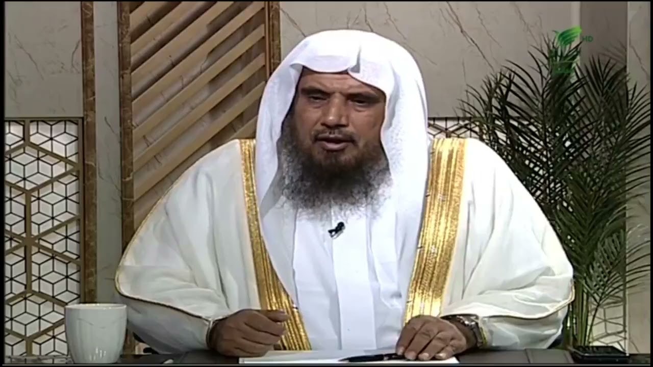 العمل يتضمن مراجعة قروض ربوية.. ما حكم عمل 