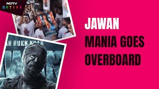 Jawan Fever Brought Fans To Mumbai Theatre At 6 AM To Catch Film's First Day First Show
