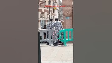 Makkah security guard fighting #makkah #travel #naat #eidmubarak #army #makkah #pakistan #saudi