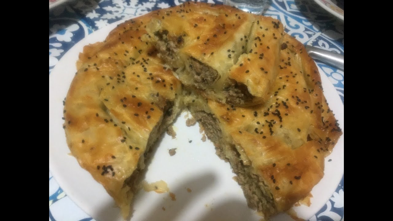 بوراك التركي محشو لحم مفروم على شكل حلزون روعىىى