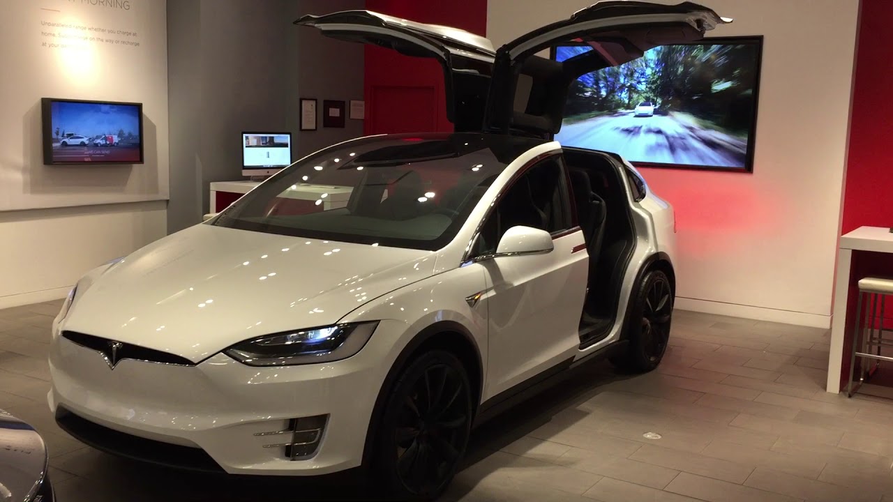 Tesla Model X Dance AWESOME LIGHT SHOW MUST SEE... YouTube