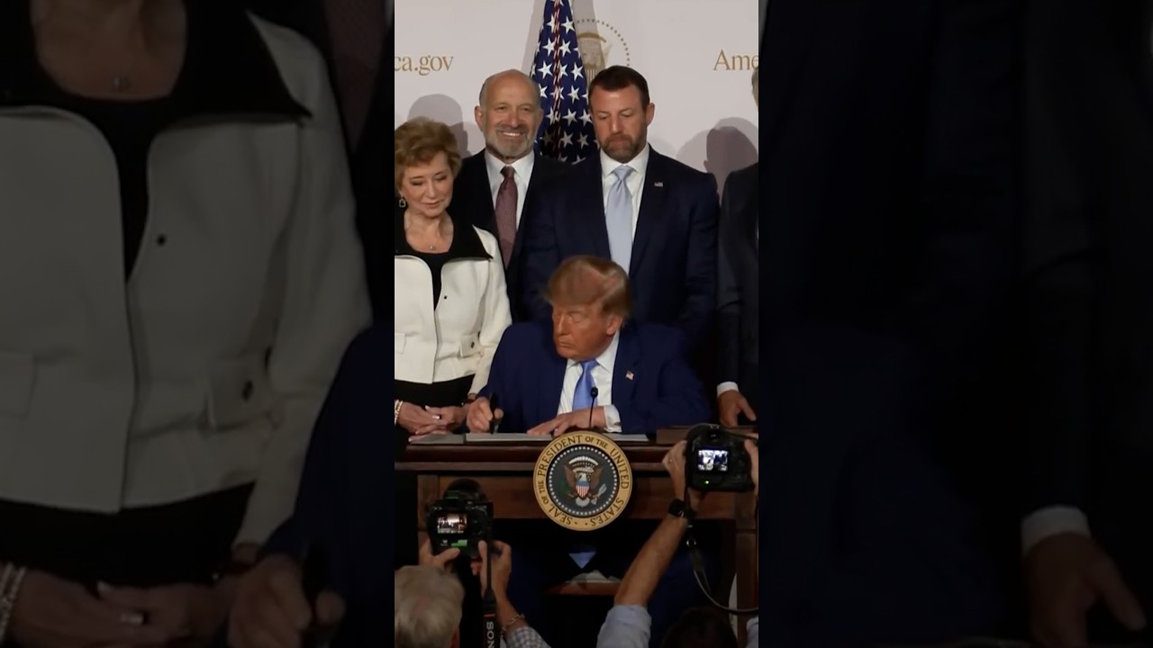Trump signs executive order for AI-powered government website Trump signs executive order for AI-powered government website