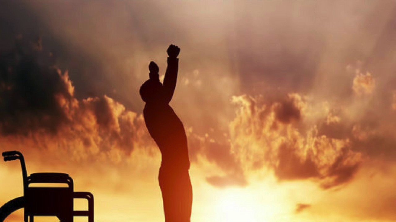 Высказывания про верующих. Бог и дьявол цитаты. Бог есть любовь и пребывающий в любви пребывает в боге и бог. Поклонение иконам идолопоклонство. Кто говорит я люблю бога а брата своего ненавидит тот лжец.