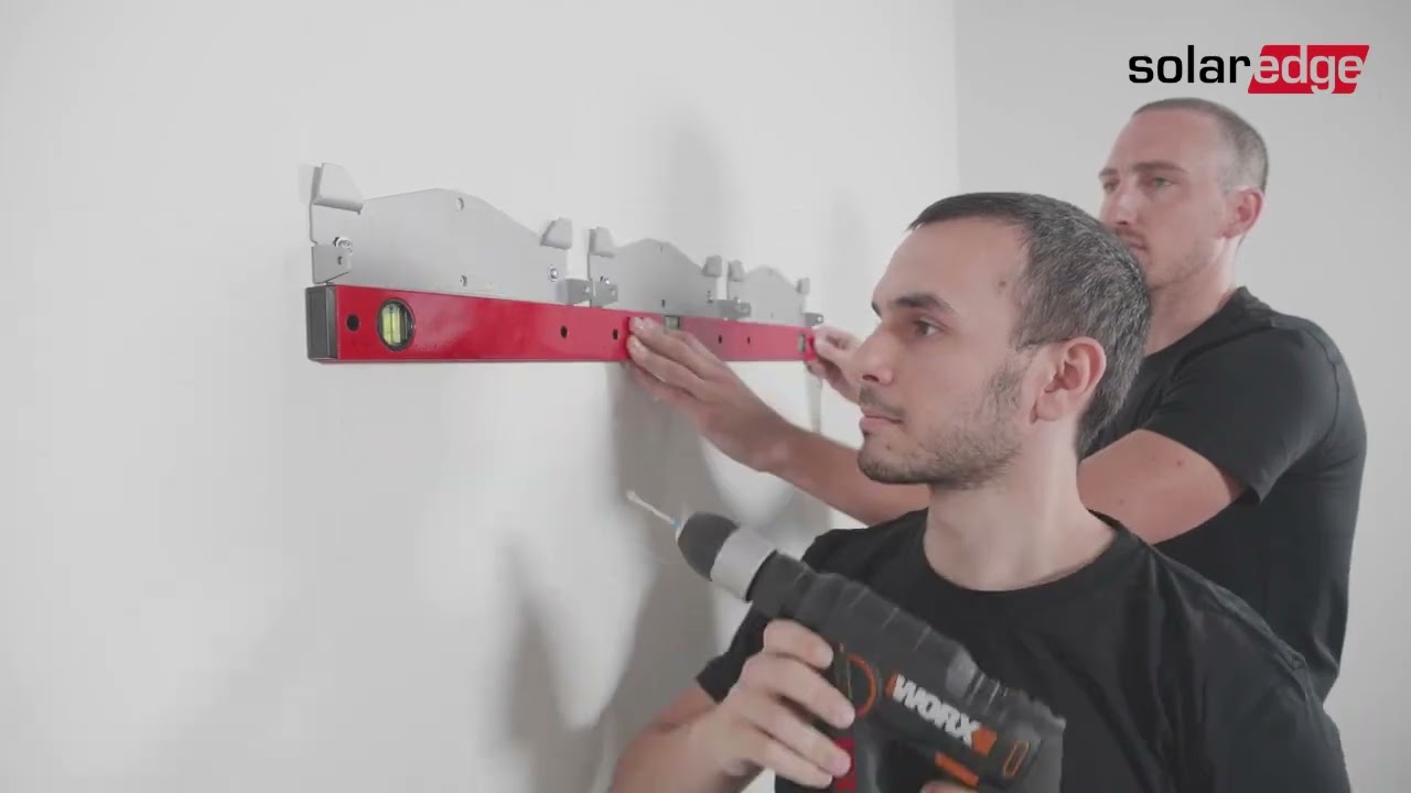 Mounting the SolarEdge Three Phase Inverter up to 120k