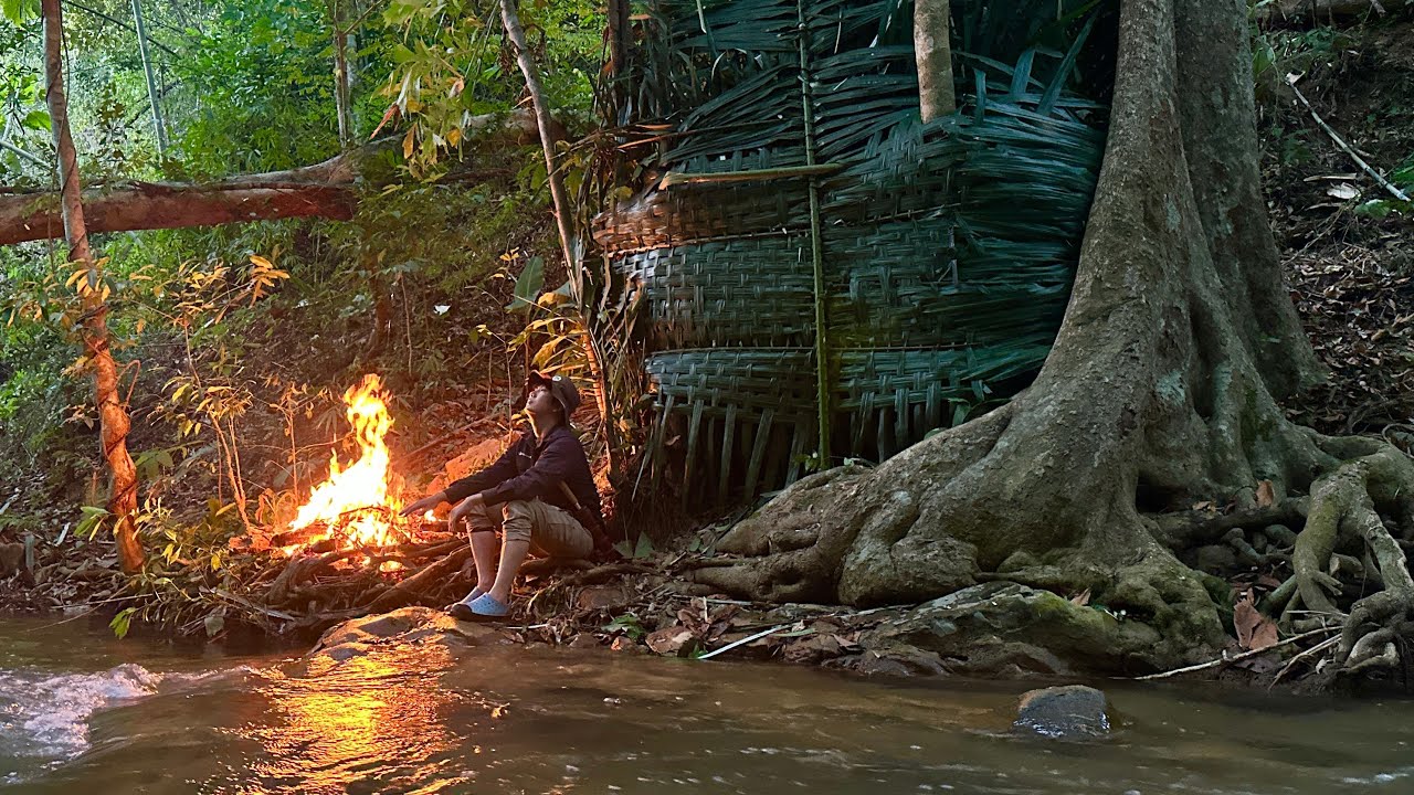 บททดสอบ! สร้างที่พักลี้ภัยใต้ต้นไม้ใหญ่ คืนเดียวต้องรอด..!!