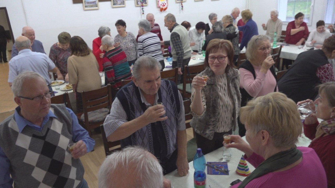 Fašiangové posedenie v Dennom centre seniorov
