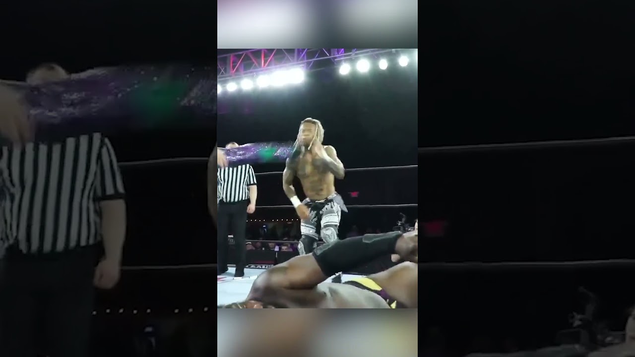 Джон Хенниган вышибает Лио Раша из колеи 