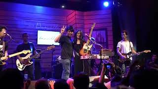 Anjai dapat cipok kanan kiri dri danilla R