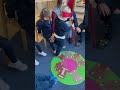 Gänseblümchen warten auf den Nikolaus - Los más pequeños están esperando a San Nicolás - Fernando