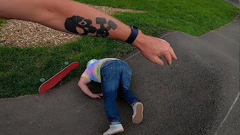 Bartley Park Pump Track, Skateboard run through wi...