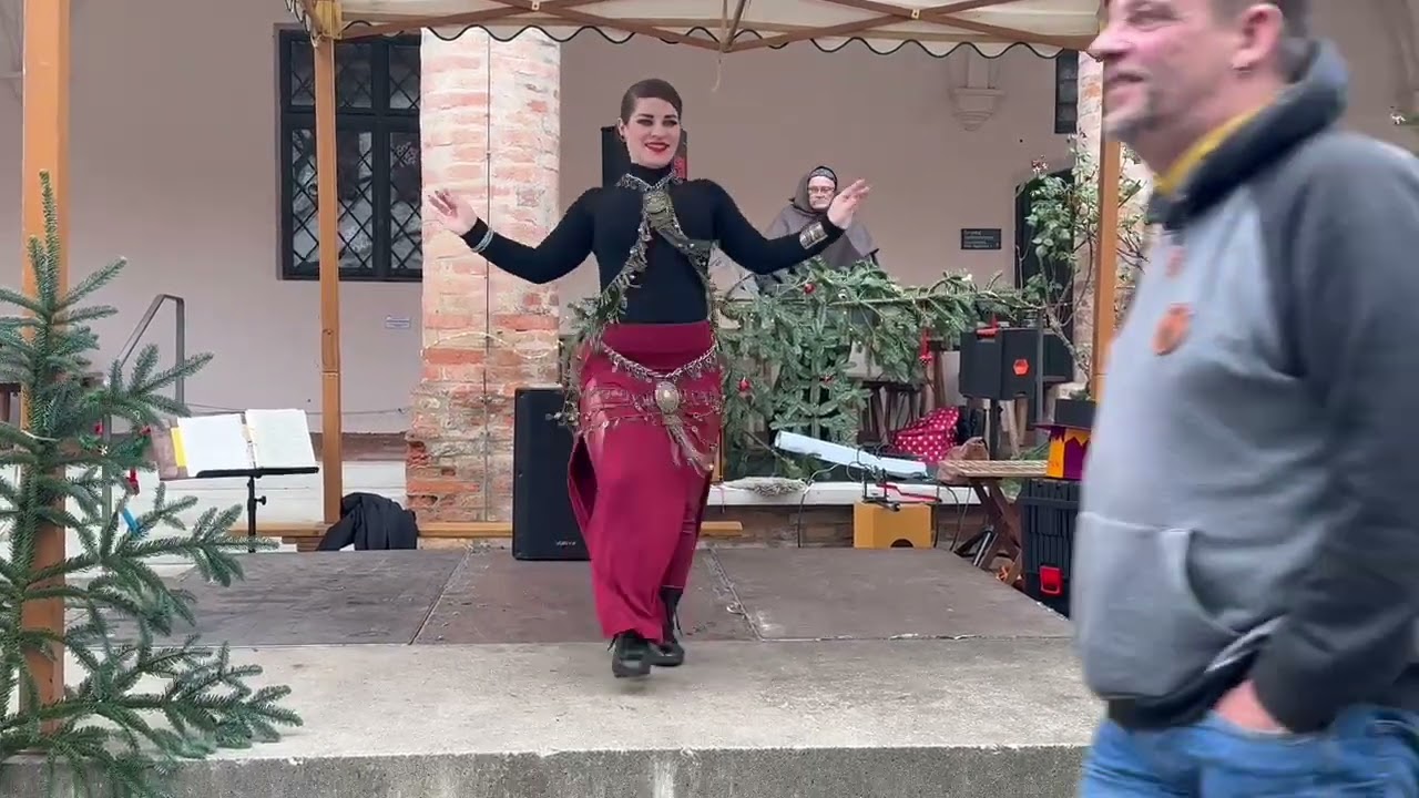 Tribal Fusion Bellydance Samira Saabet für Dawid Adler Historischer Weihnachtsmarkt Augsburg 2025
