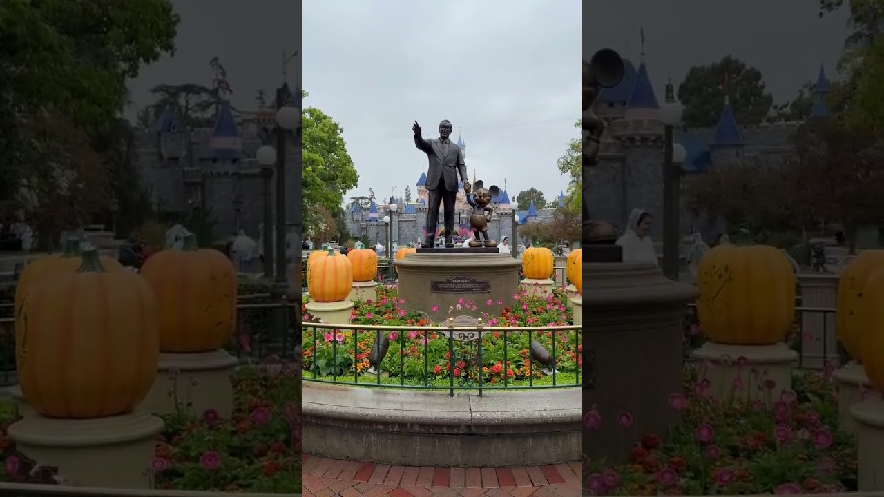 Who loves a rainy day at #Disneyland?!