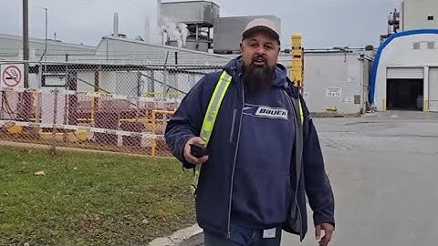 Karen calls police then has a meltdown 