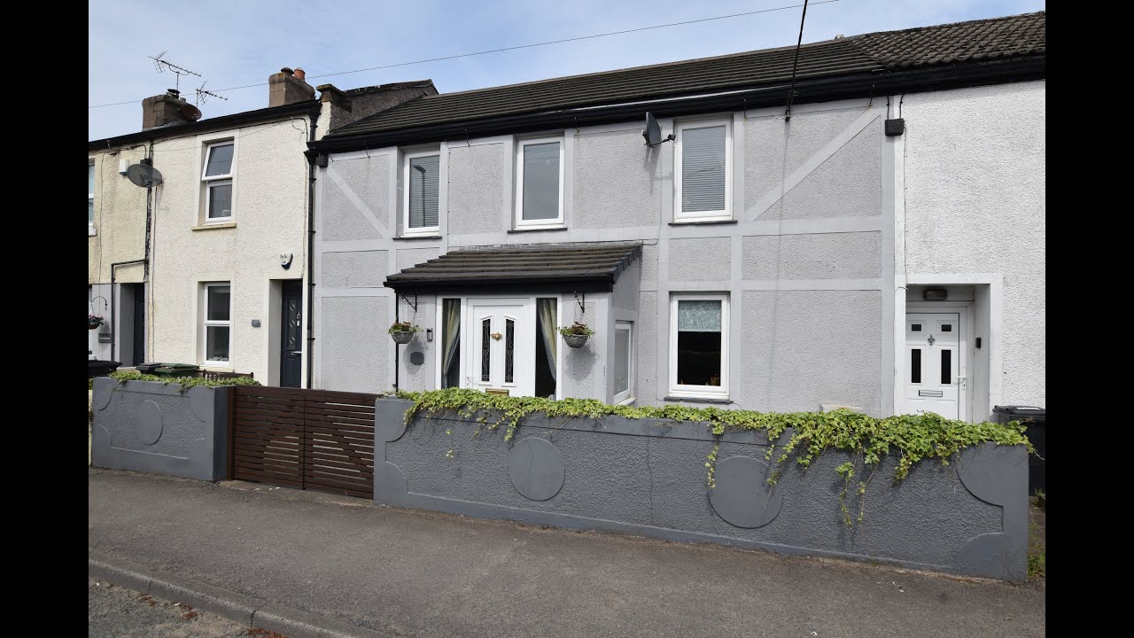 Stylish & quirky 3 bed terrace with off road parking Main Road, High
