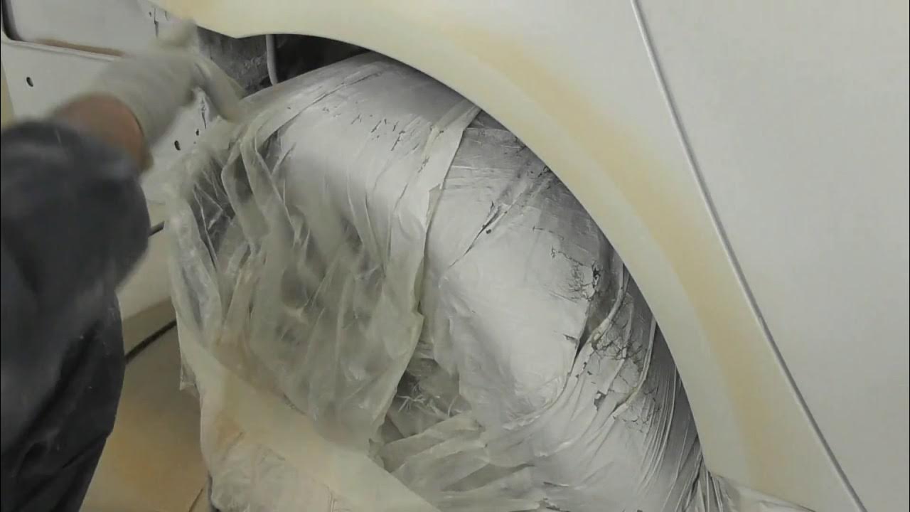 Шкурка для матирования краски. Наждачка для пластика авто. Как шкурить машину. Шпаклевка кузова автомобиля. Шпатлевание кузова автомобиля.