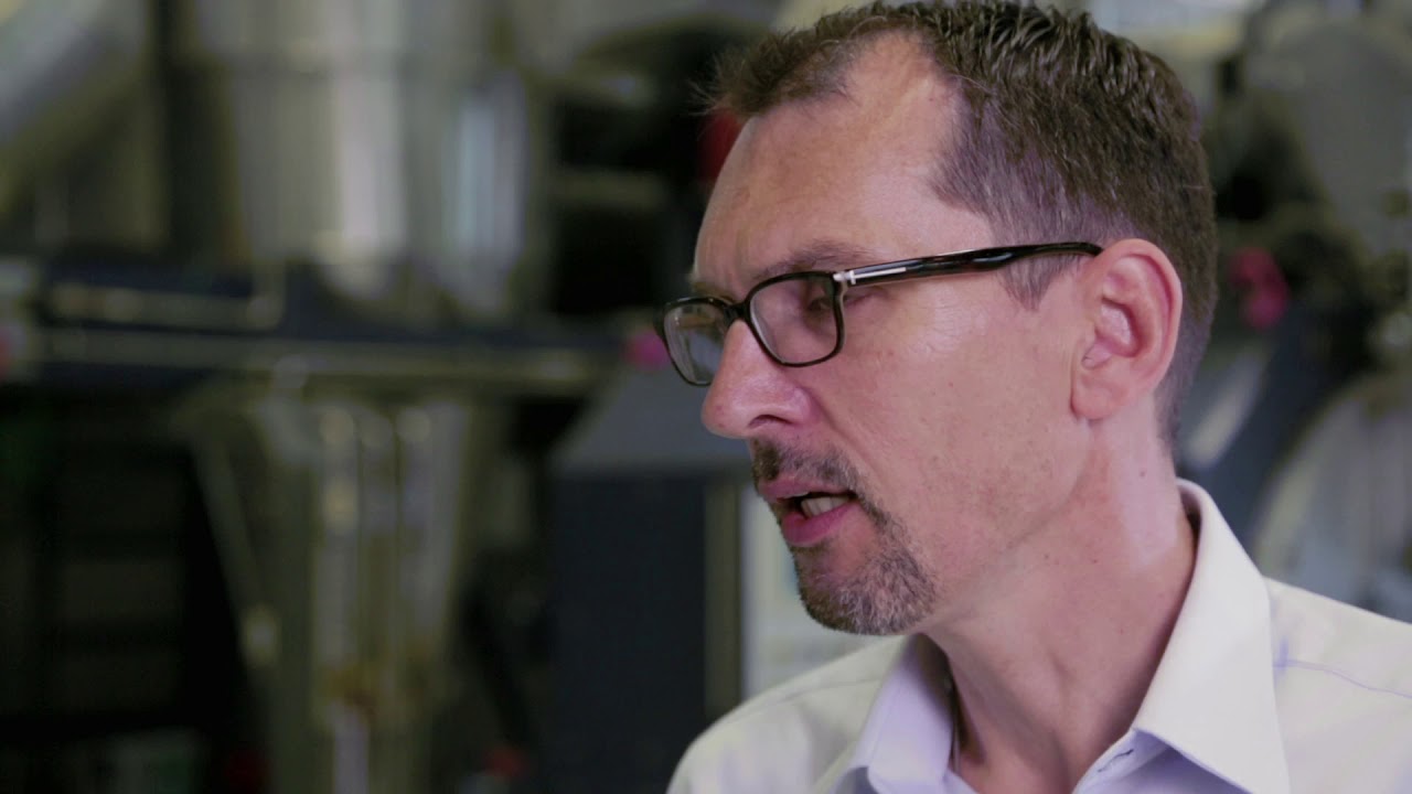 Kaffeegenuss beginnt beim Rösten der Bohnen – mit Maschinen der Traditionsfirma PROBAT