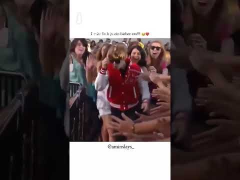 حسبته مكروه بس هو محبوب لذي الدرجه مع العلم اسمه جاستين بيبر