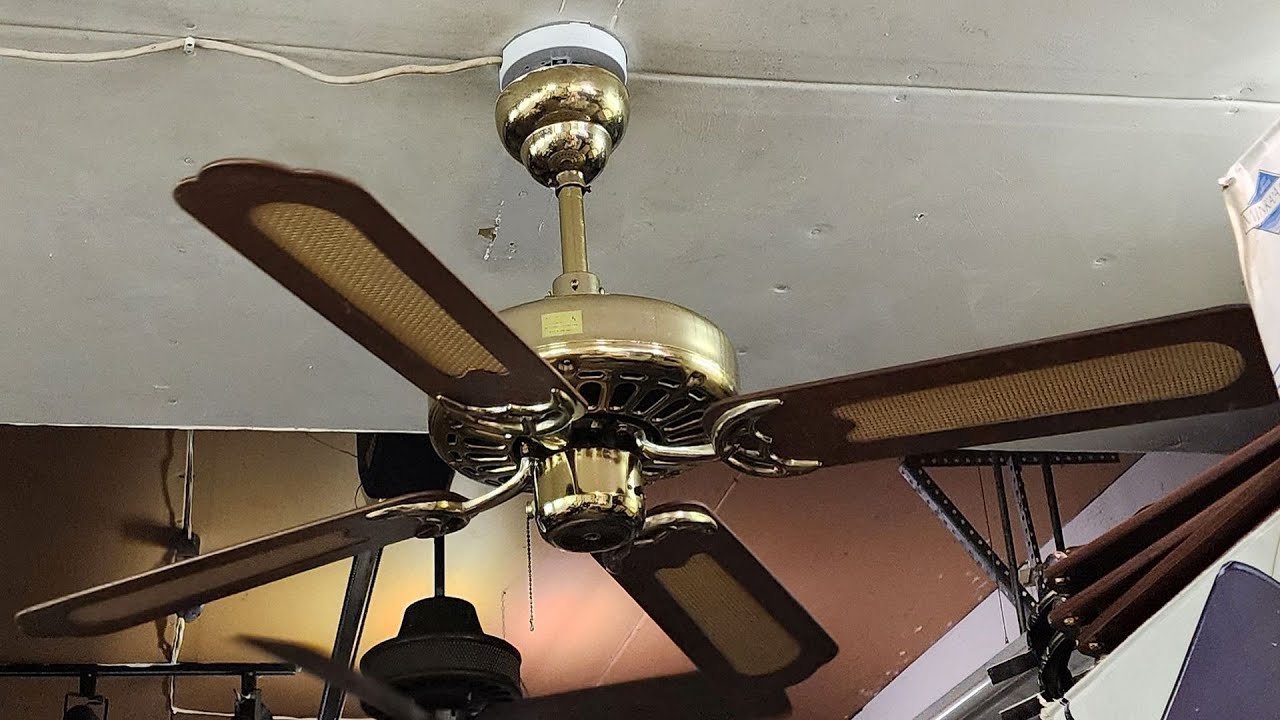 Потолочный вентилятор SMC (Shell Manufacturing Company) модели A52 (полированная латунь)