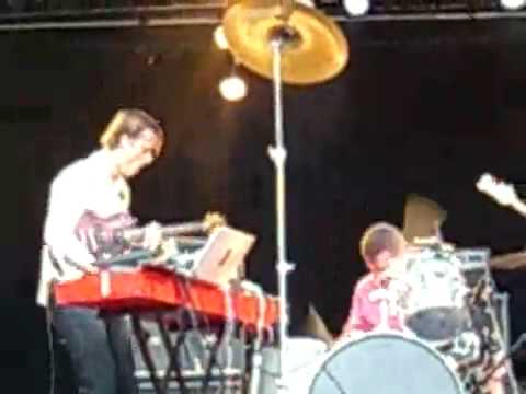 Battles - Atlas At Øyafestivalen (Oslo) 2007 auf YouTube ansehen Battles - Atlas At Øyafestivalen (Oslo) 2007 auf YouTube ansehen