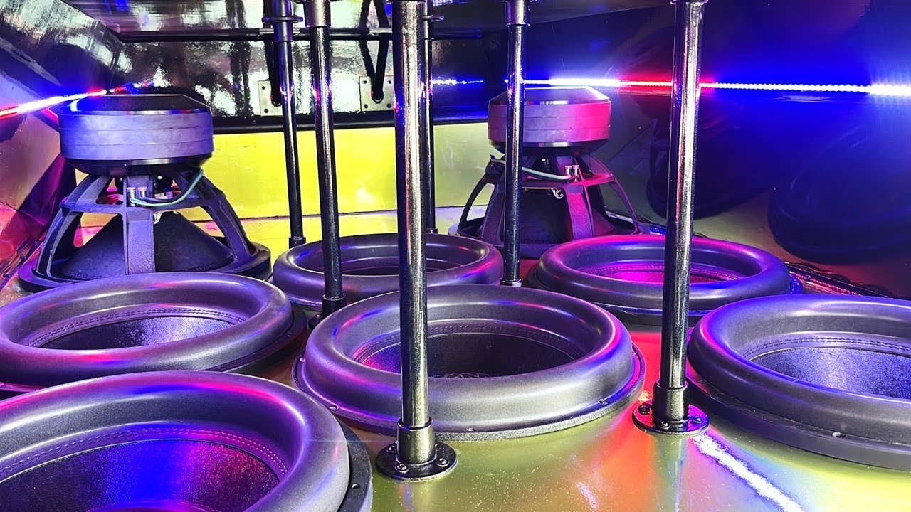 8 18" SUBWOOFERS DESTROY THIS SUV