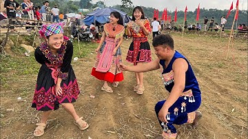 ĐƯA BẾP TRÊN BẢN,CHỢ PHIÊN TÂY BẮC ĐI XEM ĐUA NGỰA | ÁI MÍ BẤT NGỜ ĐƯỢC FAN TỎ TÌNH GIỮA ĐƯỜNG ĐUA