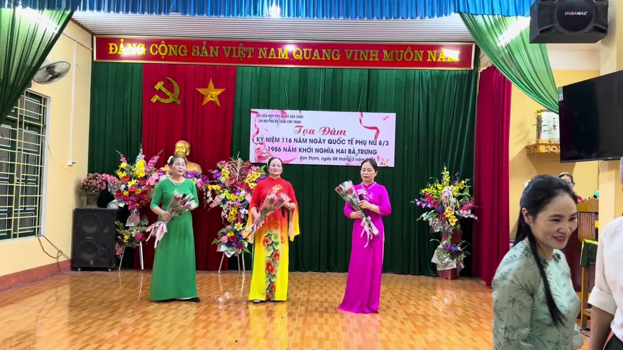 Hát tam ca :  Bến - Lụa - Chi 