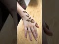 آموزش حنا به همین راحتی میتونید طرح دلخواتون رو طراحی کنین رو دستای زیباتون 