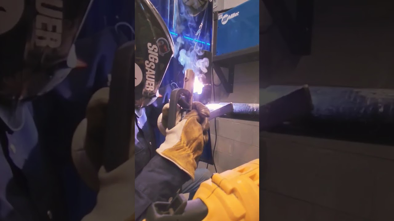 2G Pipe Welding 4" sch 40 (7018 1/8 rod) Cap pass.