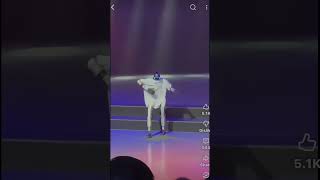 😂