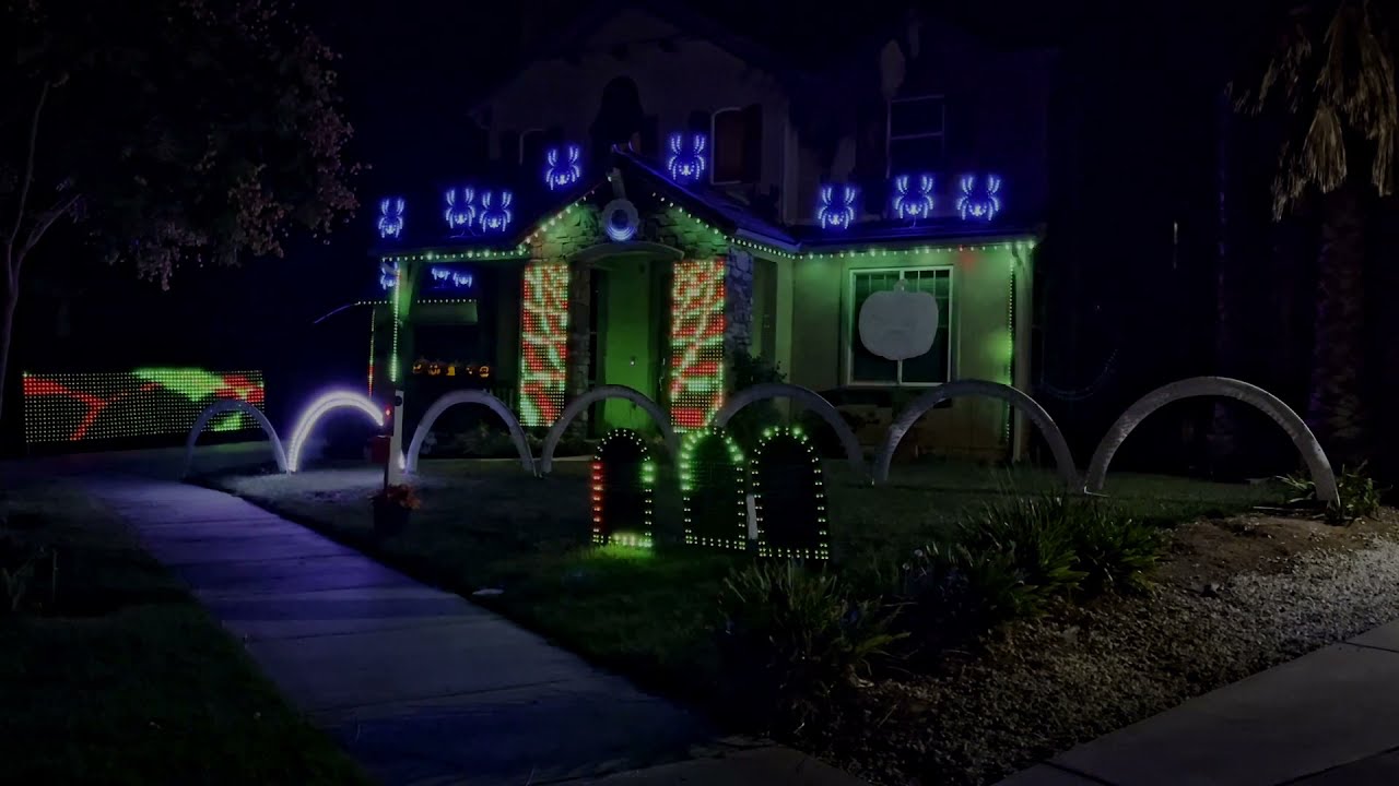 Enter Sandman (Metallica) 2021 Halloween Light Show