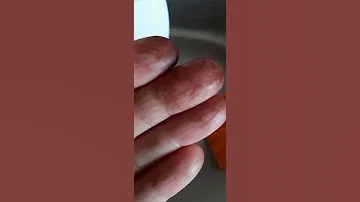 Как отмыть руки после чистки маслят?