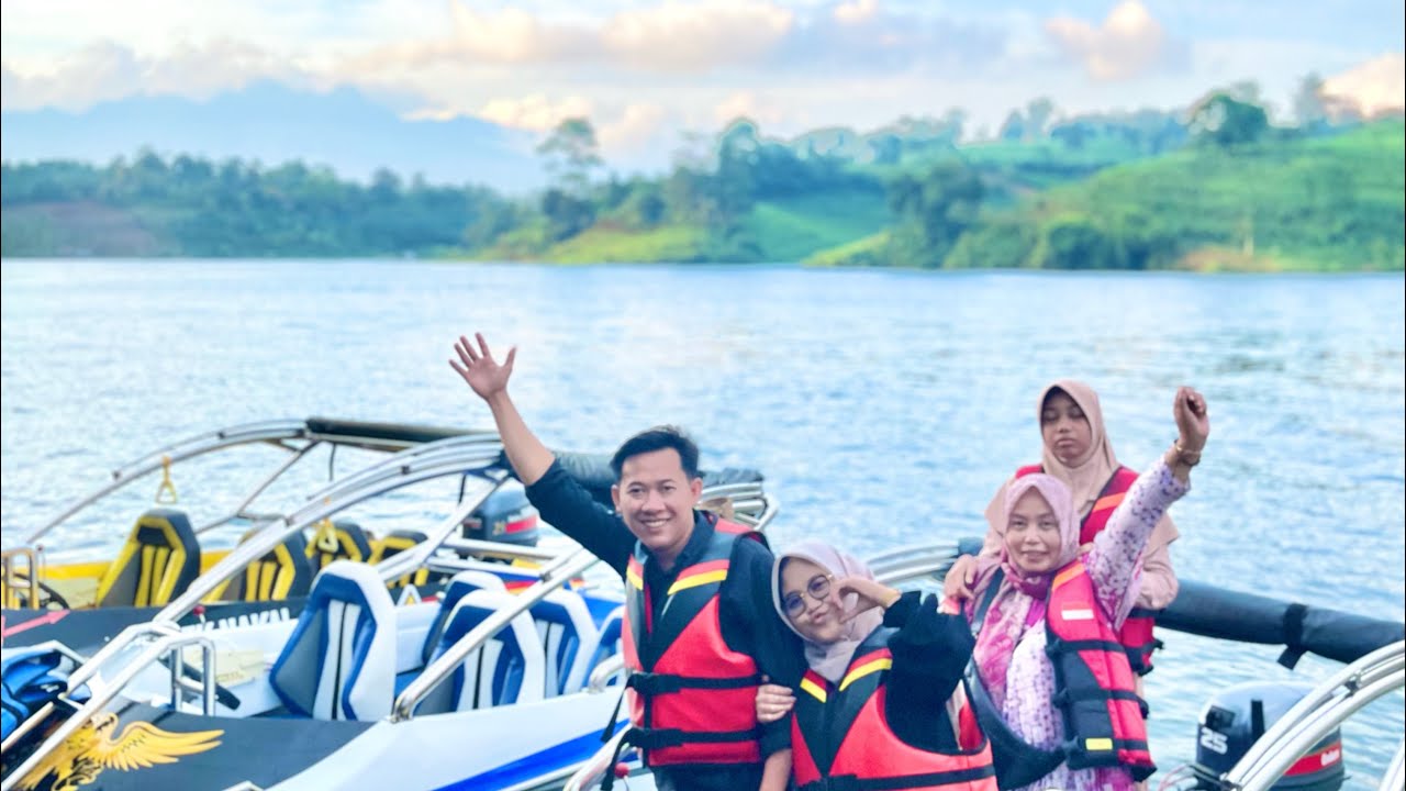 JALAN MENUJU DERMAGA 1 WADUK LOGUNG KUDUS WARUNG APUNG