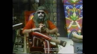 SCREAMING YELLOW THEATER WITH SVENGOOLIE
